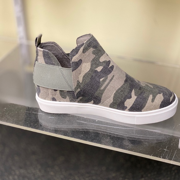 Camo Hidden wedge slip on sneaker - Picture 10 of 11